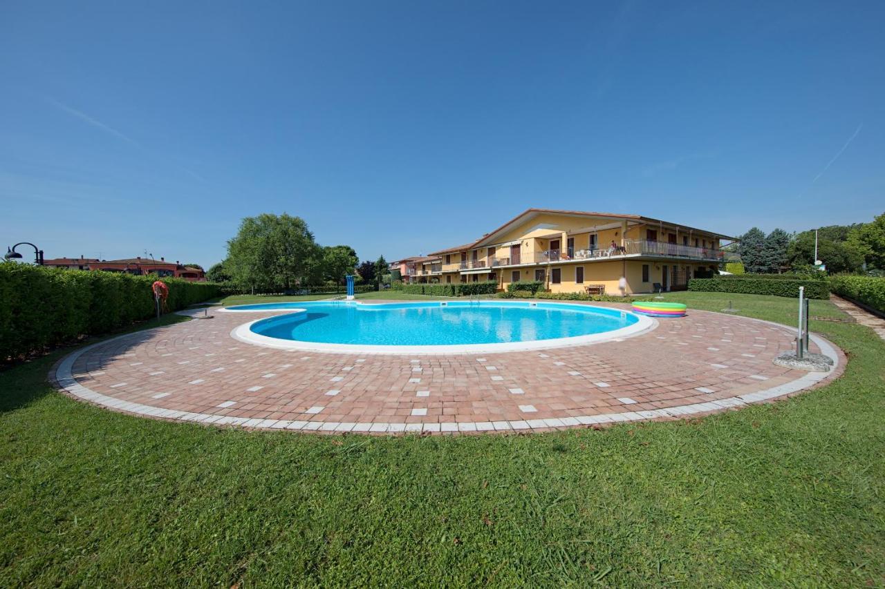 I Mosaici Apartments By Wonderful Italy Sirmione Exterior photo