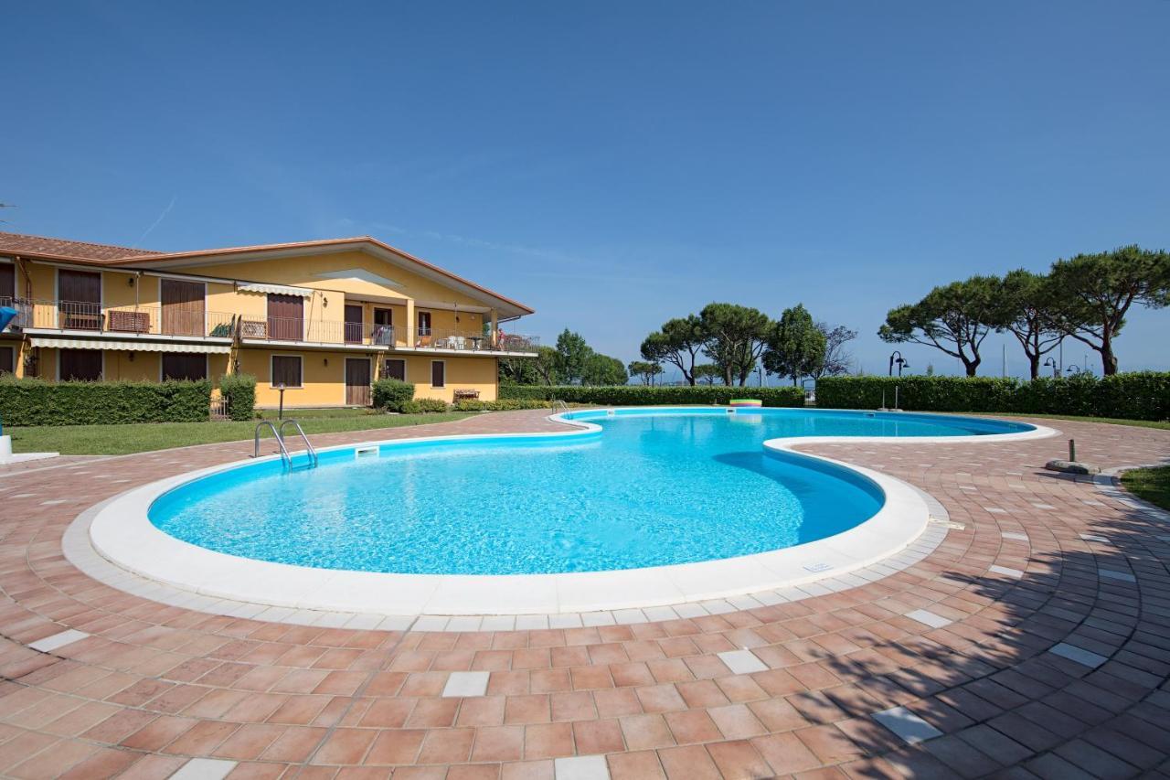 I Mosaici Apartments By Wonderful Italy Sirmione Exterior photo